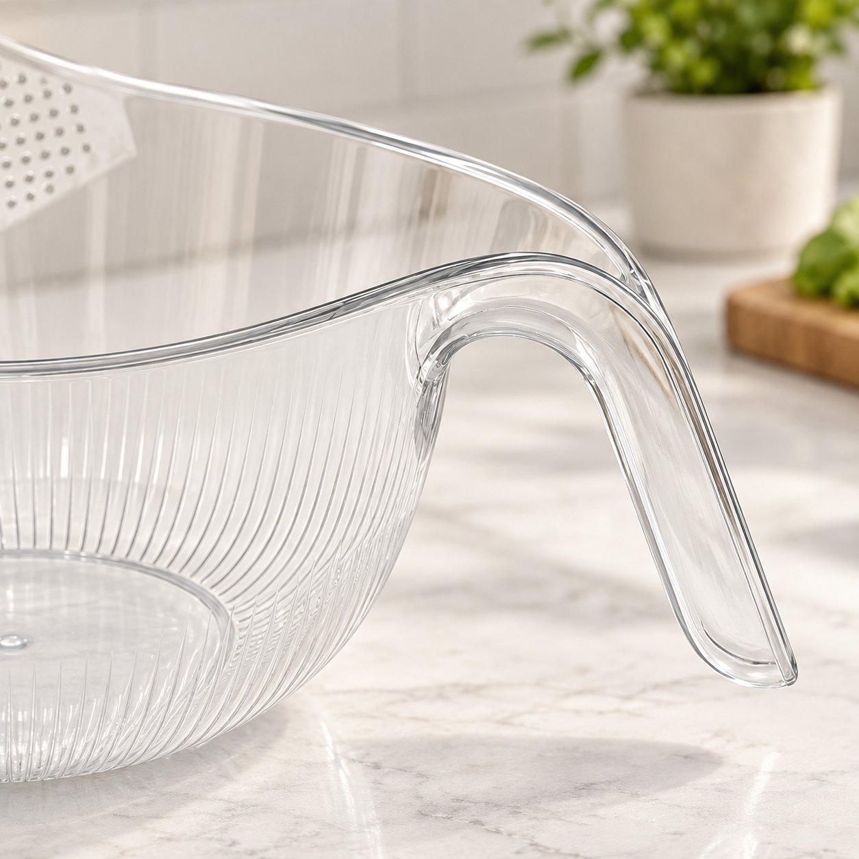 Close-up of the integrated transparent handle